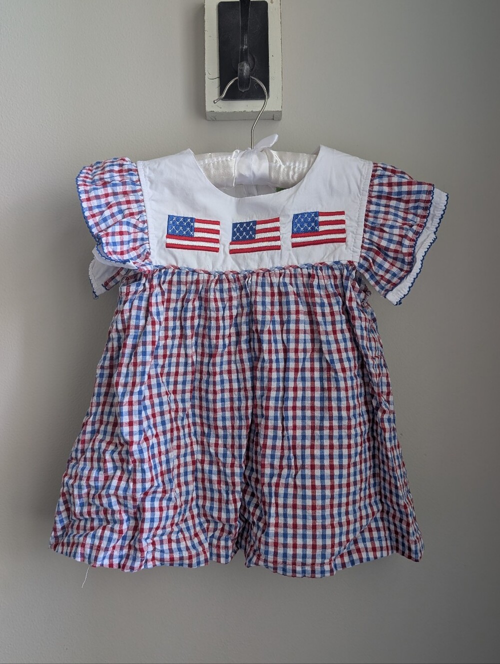 Classic Whimsy Smocked Blouse Girls Patriotic Gingham with American Flags Size 6